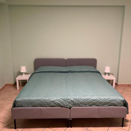Casa Vacanza Donna Laura Barcellona-Pozzo di Gotto Kültér fotó