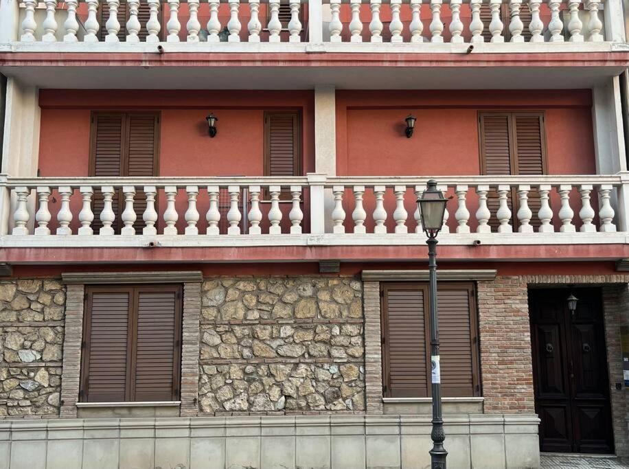 Casa Vacanza Donna Laura Barcellona-Pozzo di Gotto Kültér fotó