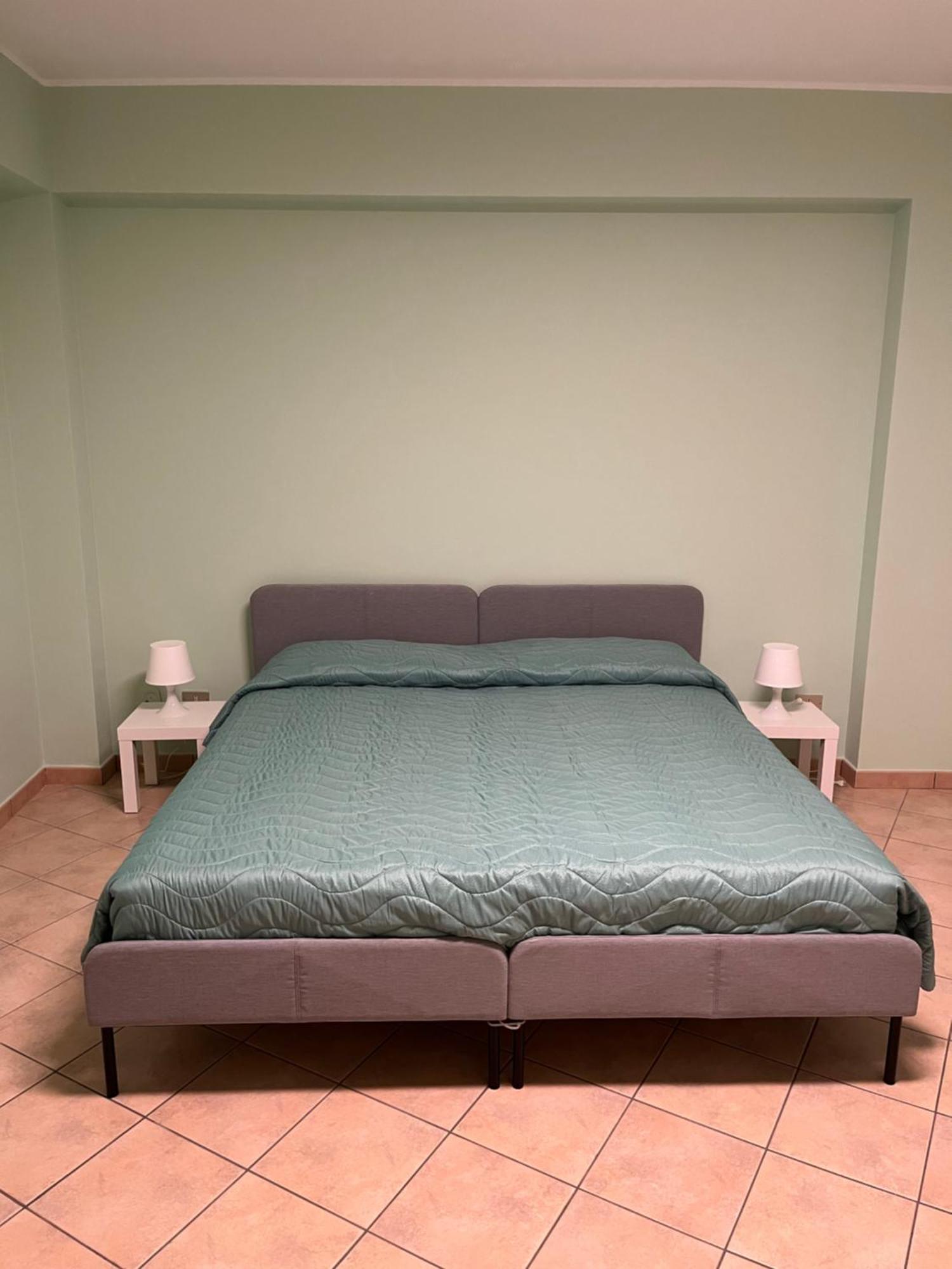 Casa Vacanza Donna Laura Barcellona-Pozzo di Gotto Kültér fotó